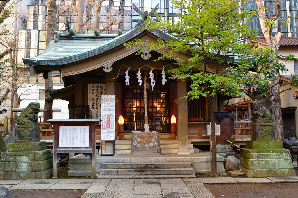 日本で唯一の鬼王権現を祀られている貴重な神社「稲荷鬼王神社」