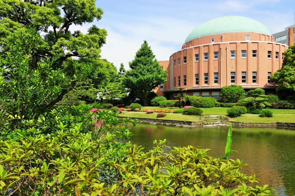 美しい日本庭園を楽しめる旧安田庭園