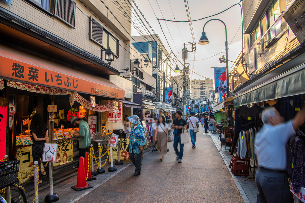 昔ながらの商店街が残る町