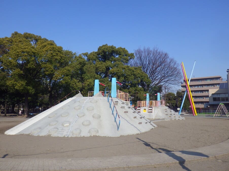 海・川・公園などの自然スポットが多い！